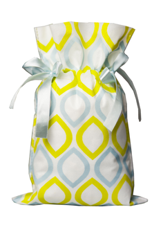 Worek prezentowy w żółto-niebieskie romby z błękitnymi wstążkami, rozmiar 20 x 30 cm.