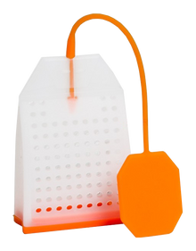 Silikonowy zaparzacz do herbaty w kształcie torebki z pomarańczowym uchwytem.