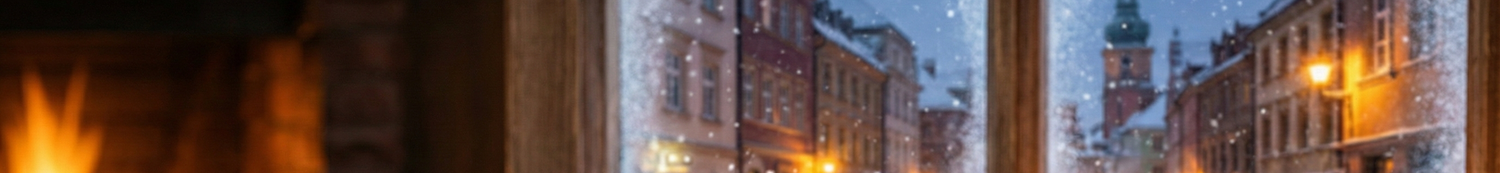 Zimowy baner z widokiem zaśnieżonego miasta za oknem, ciepłe światło latarni i świąteczny klimat kolekcji herbat zimowych.