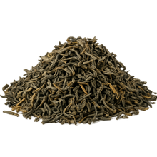 Zielona herbata Chun Mee luzem w formie drobnych wygiętych listków
