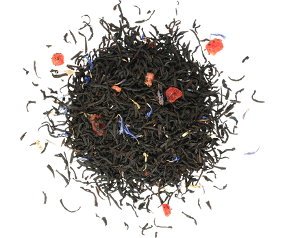 Liście czarnej herbaty Basilur Winter Avenue IV z owocami i płatkami kwiatów.