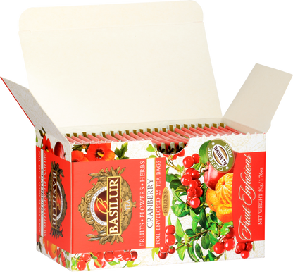 Otwarty kartonik Basilur Cranberry z 25 torebkami herbat w kopertach – napar owocowy o smaku żurawiny.