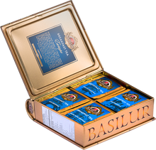 Wnętrze zestawu Basilur Breakfast Tea Europe – cztery rodzaje herbat śniadaniowych w kopertach.