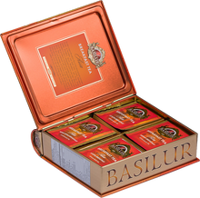 Wnętrze zestawu Basilur Breakfast Tea Asia z 32 kopertami herbat.